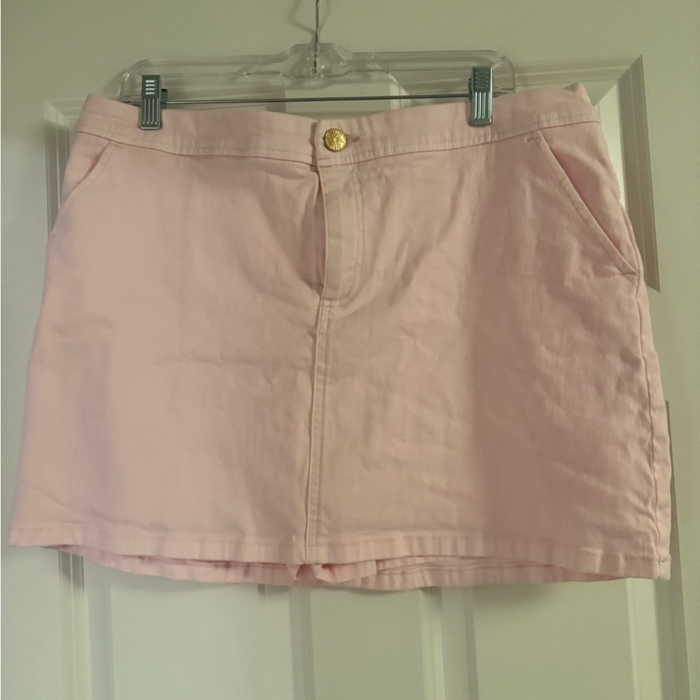 Lilly Pulitzer Pale Pink Skirt with Gold Logo Tag